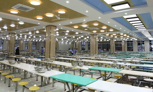 学校食堂